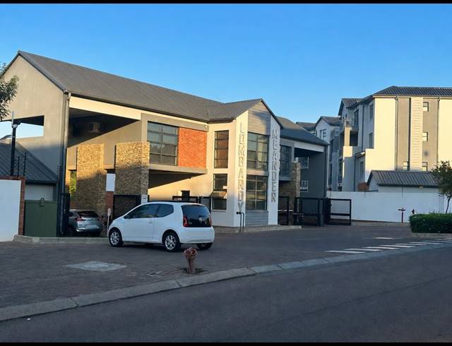 2 BEDROOM APARTMENT FOR SALE IN SILVER LAKES